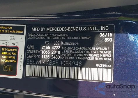 2015 Mercedes-Benz C 300 4Matic z USA, uszkodzony, nr VIN 55SWF4KBXFU084948